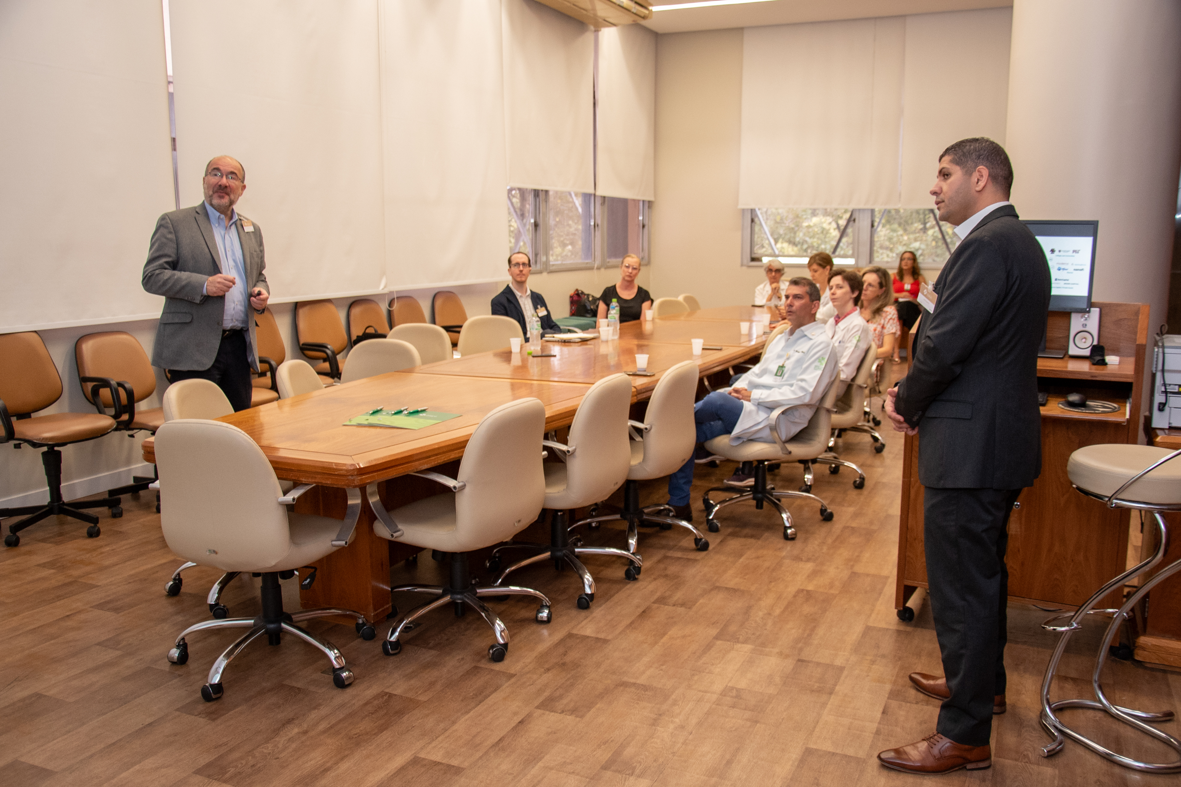 24-1-9_visita_harvard-8.jpg