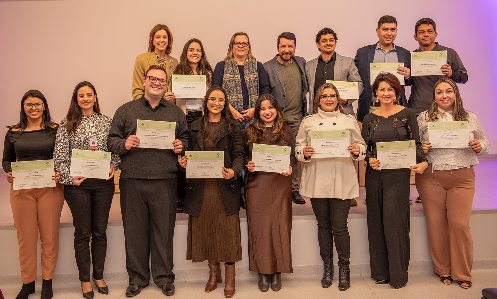 26-7-2_formatura_especiailzacao_farmacia_clinica_e_enfermagem_em_terapia_intensiva-57.jpg