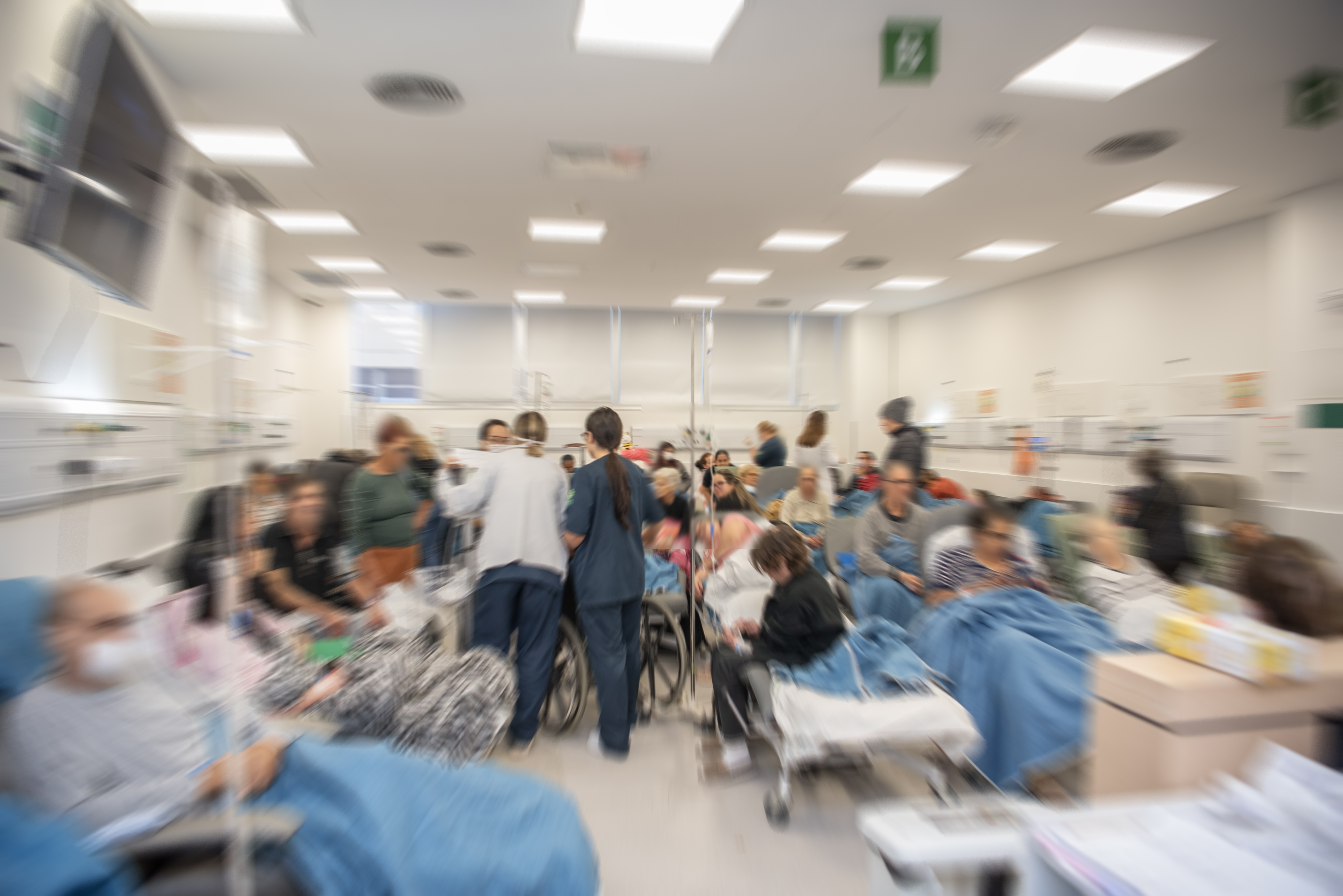 emergencia_lotada.jpg
